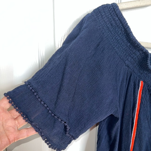 Crown & Ivy Navy Embroidered Off-Shoulder Peasant Top Sz 1X - Picture 7 of 7